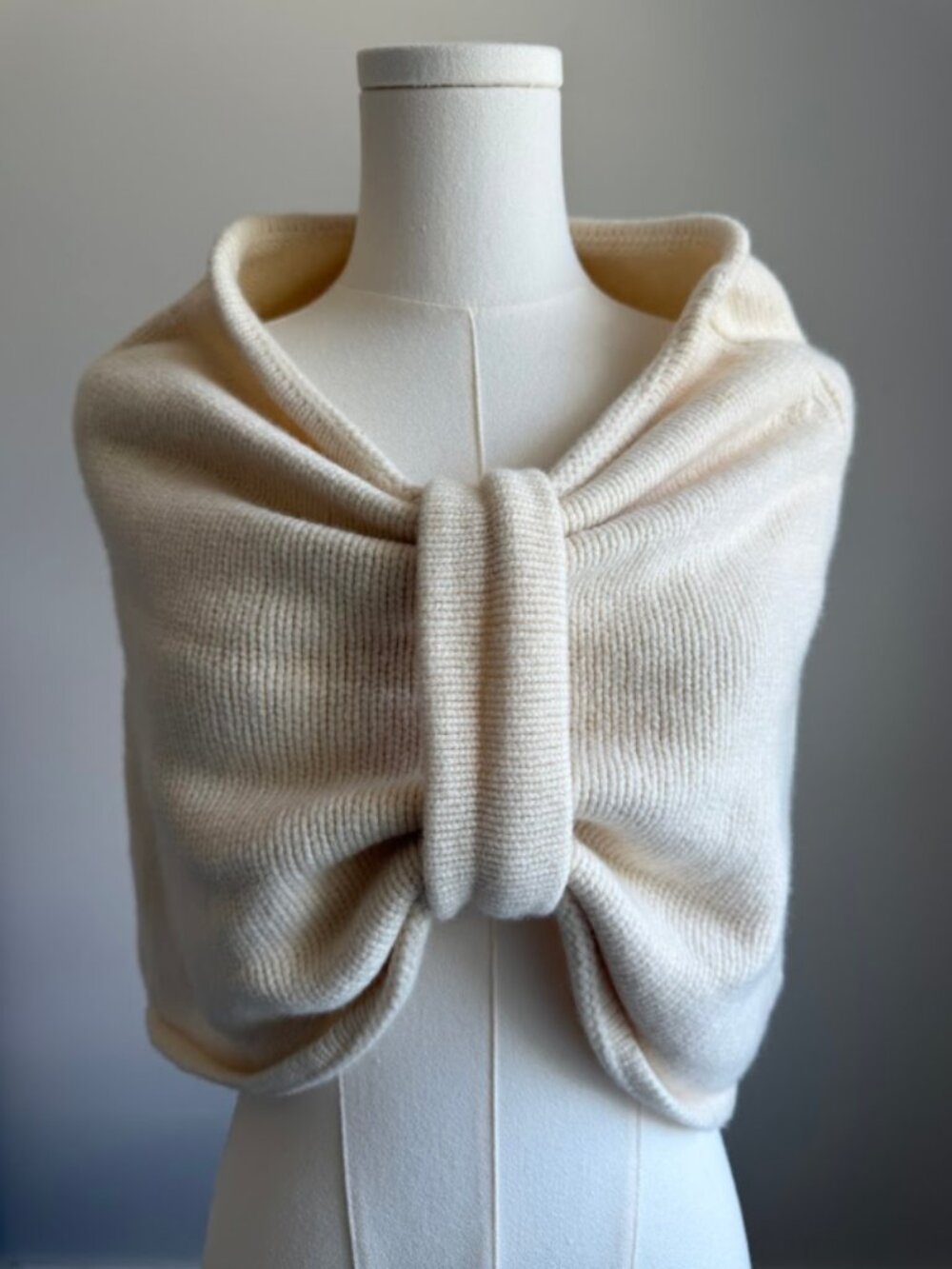Vintage Pringle of Scotland Cream Knit Bow Capelet / Shoulder Wrap Wedding Brida